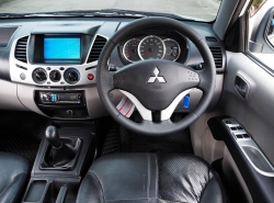 รถมือสอง MITSUBISHI TRITON ปี 2012 สีขาว