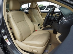 รถมือสอง TOYOTA CAMRY ปี 2015 สีเทา