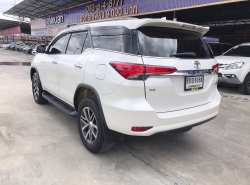 รถมือสอง TOYOTA FORTUNER ปี 2017 สีขาว