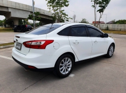 รถมือสอง FORD FOCUS ปี 2015 สีขาว