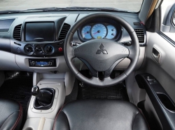 รถมือสอง MITSUBISHI TRITON ปี 2006 สีบรอนซ์