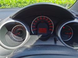 รถมือสอง HONDA JAZZ ปี 2013 สีขาว