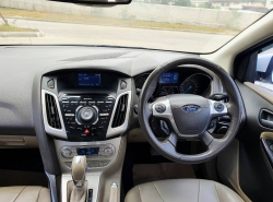 รถมือสอง FORD FOCUS ปี 2015 สีขาว