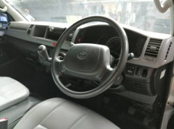 รถมือสอง TOYOTA HIACE ปี 2012 สีบรอนซ์