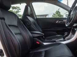 รถมือสอง HONDA ACCORD ปี 2017 สีขาว