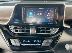 รถมือสอง TOYOTA CHR ปี 2019 สีขาว