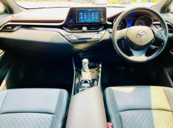 รถมือสอง TOYOTA CHR ปี 2019 สีขาว