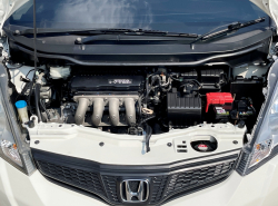 รถมือสอง HONDA JAZZ ปี 2013 สีขาว