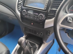 MITSUBISHI TRITON ปี 2015