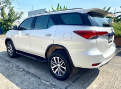 รถมือสอง TOYOTA FORTUNER ปี 2017 สีขาว