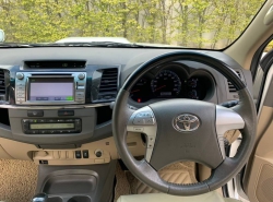 รถมือสอง TOYOTA FORTUNER ปี 2013 สีขาว