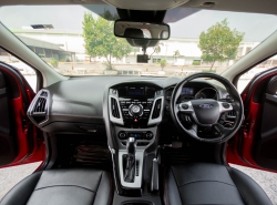 รถมือสอง FORD FOCUS ปี 2012 สีแดง