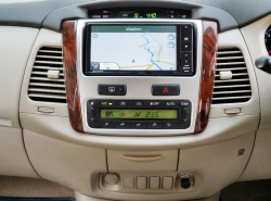 รถมือสอง TOYOTA INNOVA ปี 2015 สีบรอนซ์