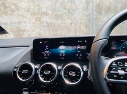 รถมือสอง MERCEDES-BENZ GLA-CLASS GLA200 ปี 2021 สีดำ