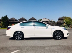 รถมือสอง HONDA ACCORD ปี 2016 สีขาว