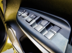 รถมือสอง HONDA JAZZ ปี 2014  สีเหลือง