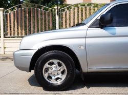 รถมือสอง MITSUBISHI STRADA ปี 2002 สีบรอนซ์