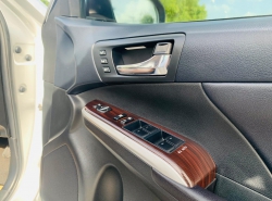 รถมือสอง TOYOTA CAMRY ปี 2017 สีเทา