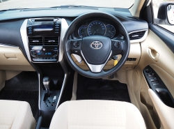 รถมือสอง TOYOTA YARIS ปี 2017 สีขาว