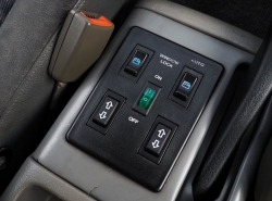 รถมือสอง ISUZU ADVENTURE ปี 1999 สีบรอนซ์