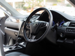 รถมือสอง TOYOTA CAMRY ปี 2017 สีขาว