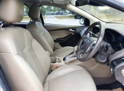 รถมือสอง FORD FOCUS ปี 2015 สีขาว