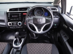 รถมือสอง HONDA JAZZ ปี 2016 สีขาว