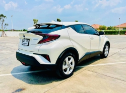 รถมือสอง TOYOTA CHR ปี 2019 สีขาว
