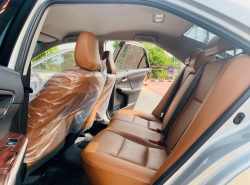 รถมือสอง TOYOTA CAMRY ปี 2017 สีเทา