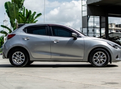 รถมือสอง MAZDA 2 ปี 2017 สีเทา