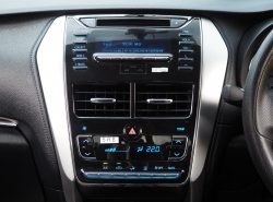 รถมือสอง TOYOTA YARIS ปี 2018 สีเทา