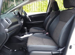 รถมือสอง HONDA JAZZ ปี 2016 สีขาว