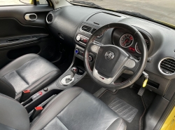 รถมือสอง MG MG3 ปี 2017  สีเหลือง