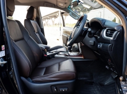 รถมือสอง TOYOTA FORTUNER ปี 2017 สีดำ