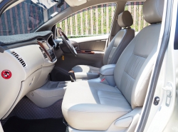 รถมือสอง TOYOTA INNOVA ปี 2012 สีบรอนซ์