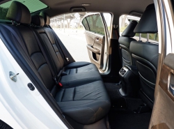 รถมือสอง HONDA ACCORD ปี 2013 สีขาว