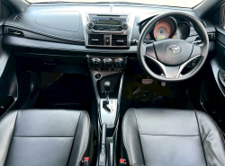 รถมือสอง TOYOTA YARIS ปี 2015 สีบรอนซ์