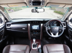 รถมือสอง TOYOTA FORTUNER ปี 2018 สีขาว