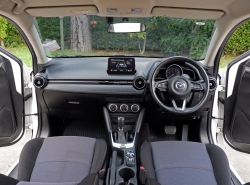 รถมือสอง MAZDA 2 ปี 2018 สีขาว