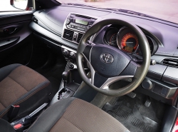 รถมือสอง TOYOTA YARIS ปี 2015 สีแดง