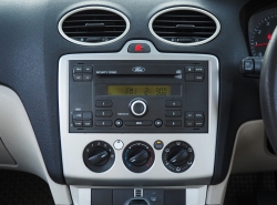 รถมือสอง FORD FOCUS ปี 2006 สีทอง