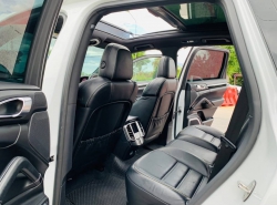 รถมือสอง PORSCHE CAYENNE ปี 2017 สีขาว