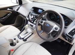 รถมือสอง FORD FOCUS ปี 2012 สีเทา