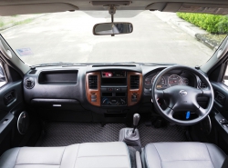 รถมือสอง NISSAN URVAN ปี 2011 สีบรอนซ์