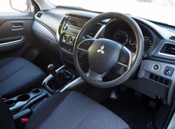 รถมือสอง MITSUBISHI TRITON ปี 2015 สีเทา