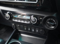 รถมือสอง TOYOTA HILUX REVO ปี 2017 สีเทา