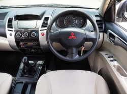 รถมือสอง MITSUBISHI PAJERO SPORT ปี 2012 สีดำ