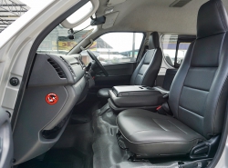 รถมือสอง TOYOTA HIACE ปี 2016 สีบรอนซ์