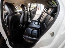 รถมือสอง MAZDA 2 ปี 2017 สีขาว