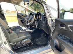 รถมือสอง HONDA JAZZ ปี 2016 สีบรอนซ์